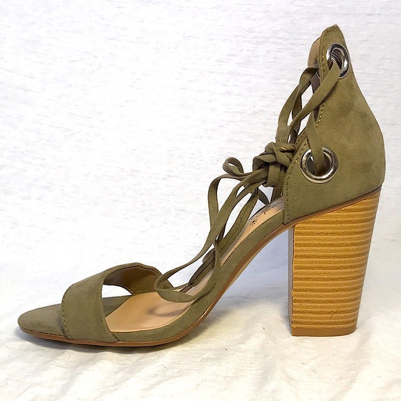 Shoe Dazzle | Grommet Laced Heels | 6.5 - Picture 3 of 7
